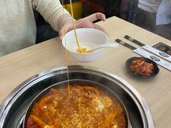 -三清洞摩西韩式年糕火锅(威高广场店)