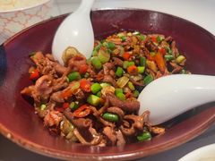-阿瓦山寨·湘菜现炒·剁椒鱼头王(咸阳总店)