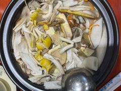 -菌之家·专业纯野生菌火锅·特色炒菌
