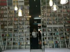 -钟书阁(松江泰晤士小镇店)