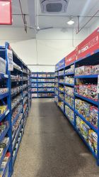 -逝水玩具折扣店