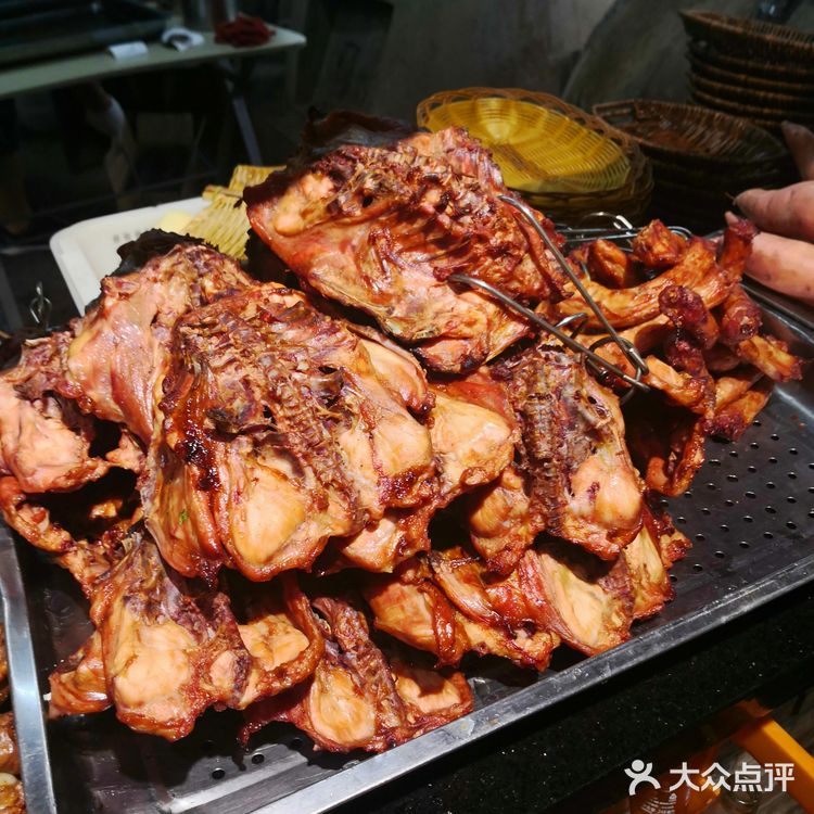 烤鸽子一般天津人都没吃过吧？可是烤鸽子这道菜