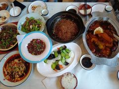 -鑫巴蜀小镇 · 水煮鱼专研店(玉桥店)