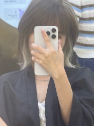 -虫二·专注健康烫染沙龙