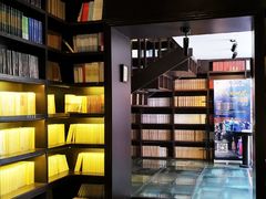 -钟书阁(松江泰晤士小镇店)