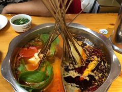 -何氏串串香火锅(翠亨店)