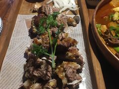 巴柯祖传焖烤羊腿-纳瓦新疆菜(银都店)