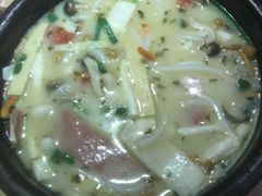 -蒙自源过桥米线(红谷滩万达店)