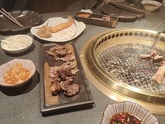-铭牛烧肉·和牛海鲜自助(高新月牙湖店)