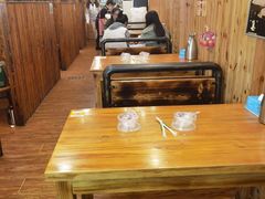 大堂-老东镇啤酒屋海鲜加工·蒸汽海鲜·海鲜烧烤(台东店)