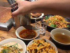 -老牌坊云南鱼豆花火锅(爱建店)