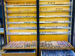-优医视平价眼镜蔡司依视路折扣工厂店(德胜门店)