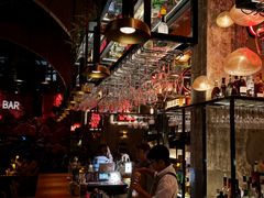 -FOUR PLAY BAR