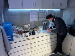 -LOOK眼镜·蔡司依视路配镜(宝山万达店)