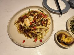 泡菜牛肉炒粉丝-鹿港小镇(悠唐店)