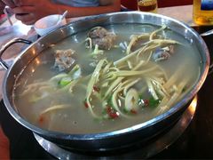 -东东骨头王火锅城(宝山店)