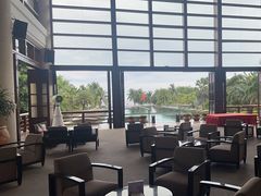 -亚龙湾喜来登·美景台大堂吧