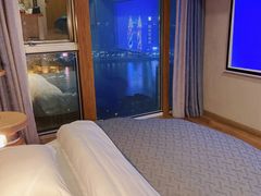 -闲隅江景艺术酒店(解放碑洪崖洞总店)