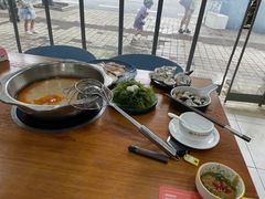 -老何家后安粉·糟粕醋海鲜火锅(三亚湾椰梦长廊店)