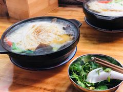 三鲜细米线-贵州沾水米线(学田湾店)