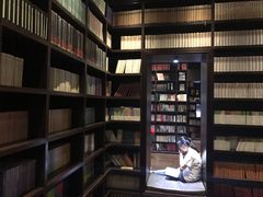 -钟书阁(松江泰晤士小镇店)