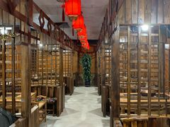 大堂-果松木炭酸菜铜火锅·外婆参鸡汤