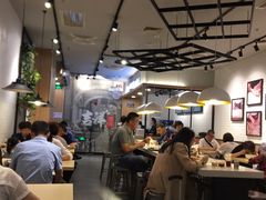 大堂-吉祥馄饨(虹桥火车站店)