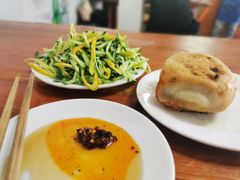 老虎菜-宝瑞门钉肉饼店