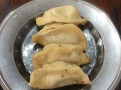 -黄阿姨锅贴大王(万航渡路店)