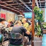 被广东人包围，烧鹅界“黑马”，一口封神！