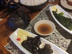 -老牌坊云南鱼豆花火锅(哈西万达店)
