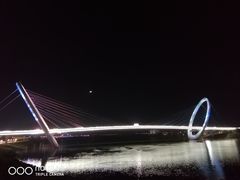 -南京眼步行桥