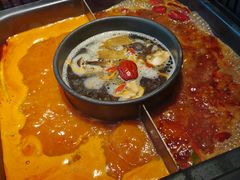 -老牌坊云南鱼豆花火锅(哈西万达店)
