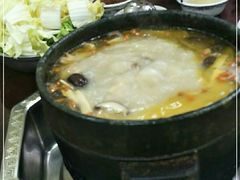 -绿色墨脱石锅城