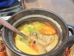 海鲜砂锅粥-官塘鱻鱻鱼生·潮汕生腌·砂锅粥(西马路总店)