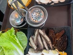 -蘑统田下·野生菌火锅