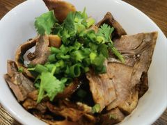 牛肉浇头-三两春肚肺汤(崂山路店)