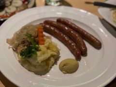 -LENBACH兰巴赫西餐啤酒坊(大连东港店)