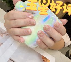 -七彩虹美甲美睫 半永久