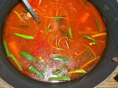 -贵厨酸汤牛肉(小十字店)