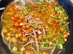 -爆炸头阿姨小四川正宗川味小吃(无任何分店)