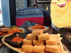 -老牌坊云南鱼豆花火锅(哈西万达店)