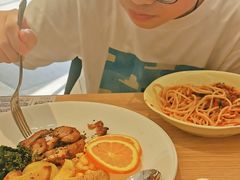 香烤鸡腿配小土豆-THE PRESS(复旦大学店)