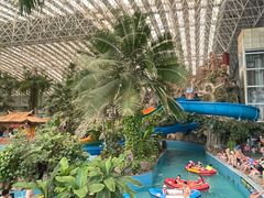 -龙脉温泉室内游泳馆