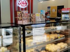 面包甜点陈列柜-红宝石·鲜奶小方·海派西点房(联洋店)