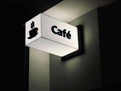 -Café Monson