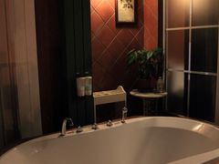 浴缸-娜娜度假小旅馆