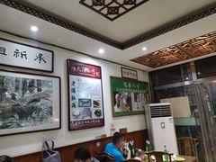 大堂-老爆肚满五香烧牛羊肉