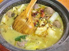 石锅酸菜鱼-周鱼小馆石锅酸菜鱼(活力汇店)