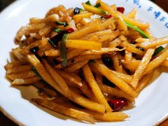 金牌土豆丝-吃饭皇帝大土家民族菜(正大广场店)